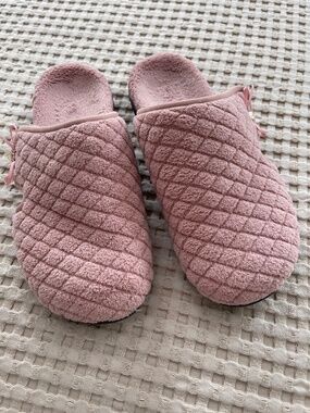 Vionic Pink Quilted Plush Mule Slippers Women's Size 11